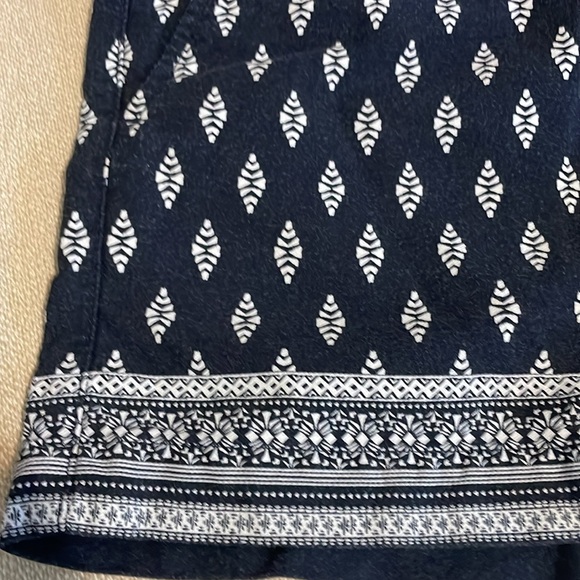 Loft boho navy and white print drawstring shirts. Size small. - Picture 4 of 5